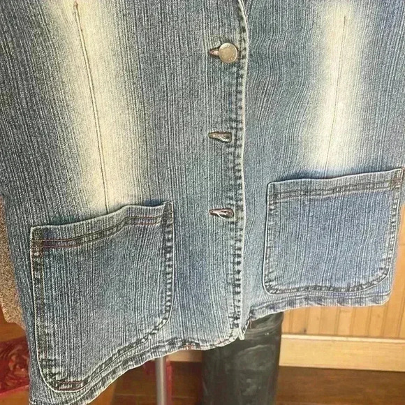 Comfort denim women’s size medium, jean vest. - Picture 4 of 7